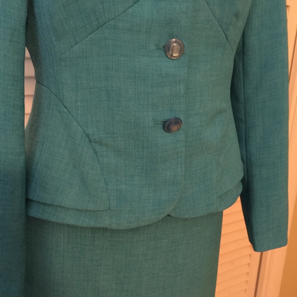 Turquoise Suit - Picture 3 of 5